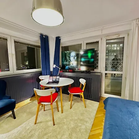 Sawa 5 Metro Wifi 70'tv Netflix Hbo Disney+ Appletv+ Apartament Warszawa
