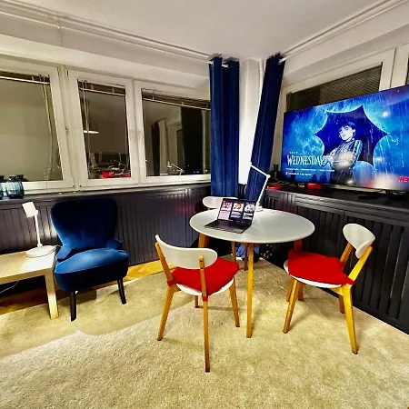 Sawa 5 Metro Wifi 70'tv Netflix Hbo Disney+ Appletv+ Apartment Warsaw